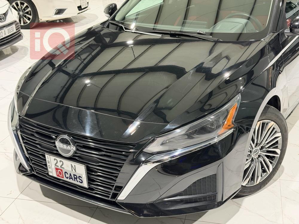 نيسان ألتيما